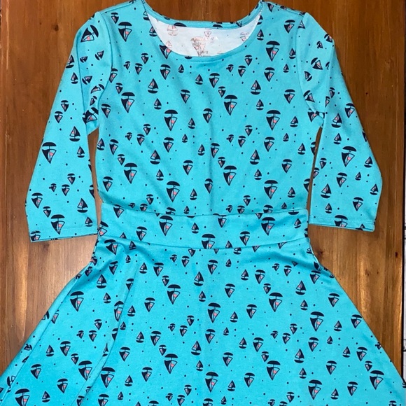 Girl’s clothes bundle - Picture 5 of 8